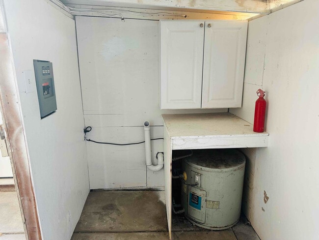 Photo - 357 E Putnam Ave