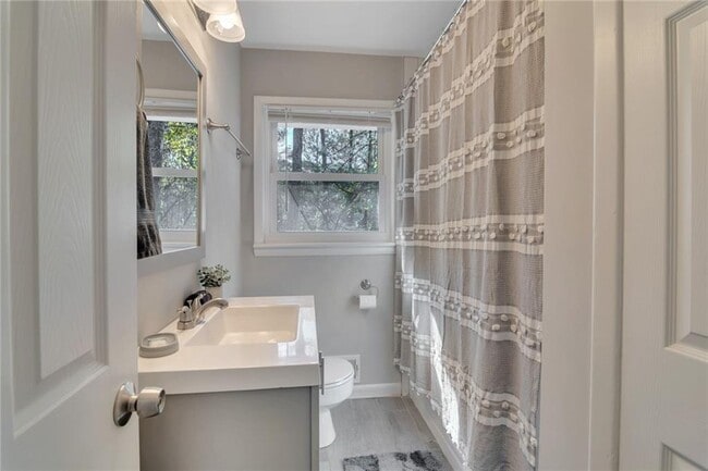 Photo - 577 Kurtz Rd