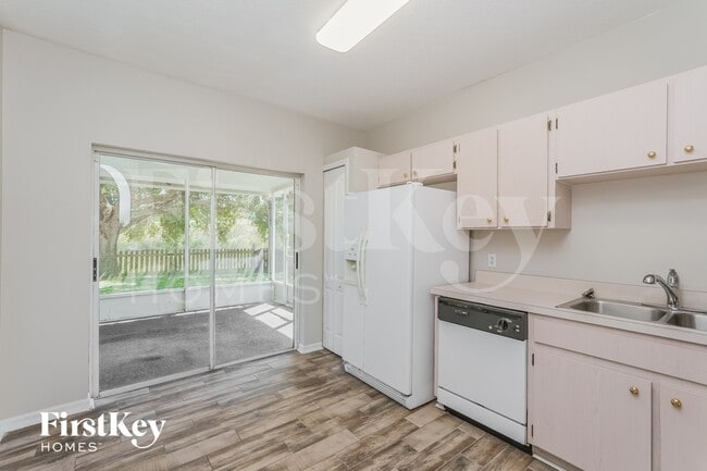 Photo - 1044 Lake Shore Ranch Dr