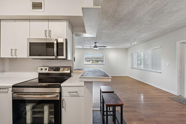 Photo - 1400 NE 54th St Unidad 208