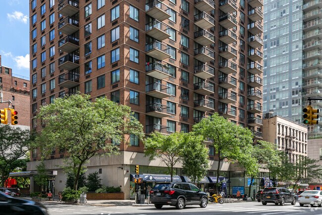 Photo - Connaught Tower Co-op