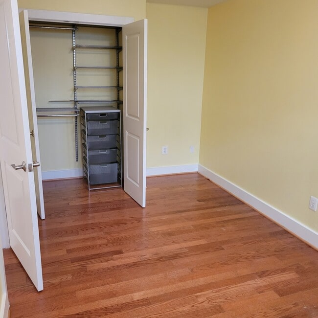 Photo - 2656 15th St NW Unidad C3