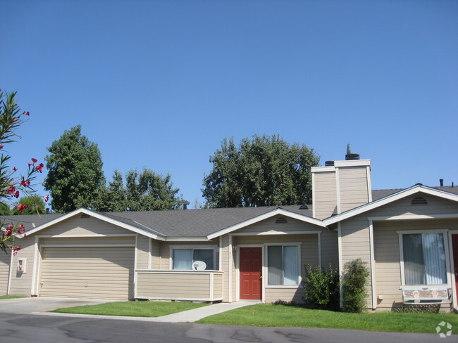 Building Photo - Shadow Ridge Apartments