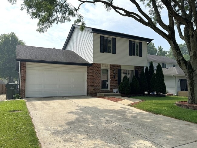 Photo - 1142 Greensfield Dr
