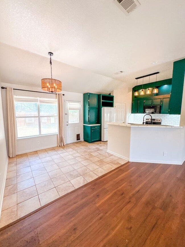 Photo - 6 Bay Ct