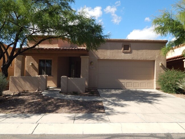 Building Photo - 4 Bedrooms - Gated Community in Oro Valley