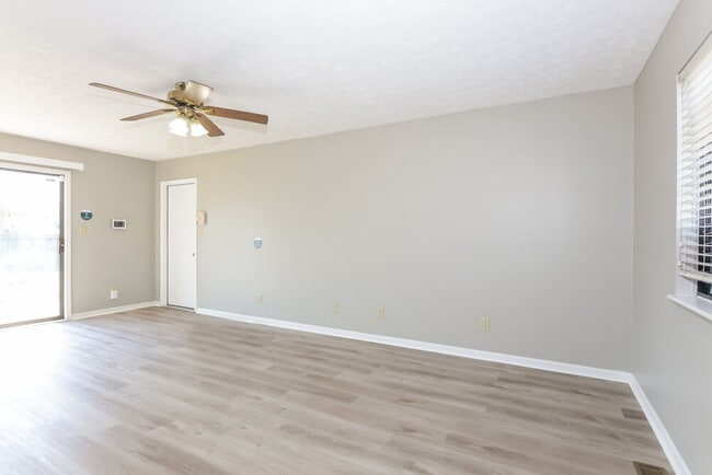 Photo - 1481 Rebecca Ln