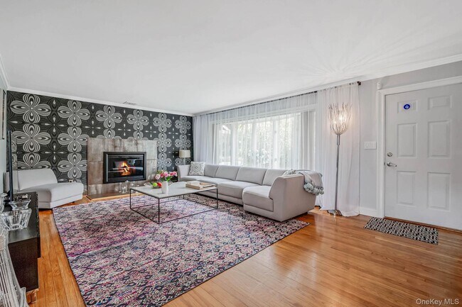 Photo - 47 Whitebrook Dr