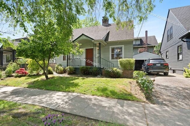 Building Photo - Charming Hosford-Abernethy Craftsman – 3 Bedroom Home w/ Fenced Yard - Pets Welcome!