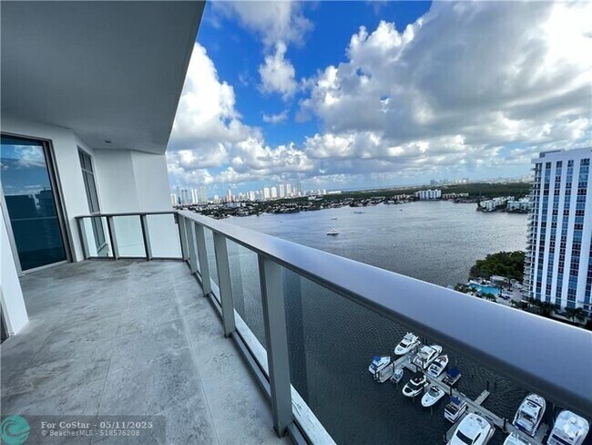 Building Photo - 17301 Biscayne Blvd Unit LPH5 Rental
