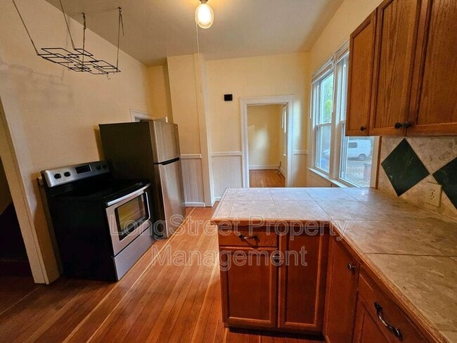 Photo - 4537 NE 8th Ave