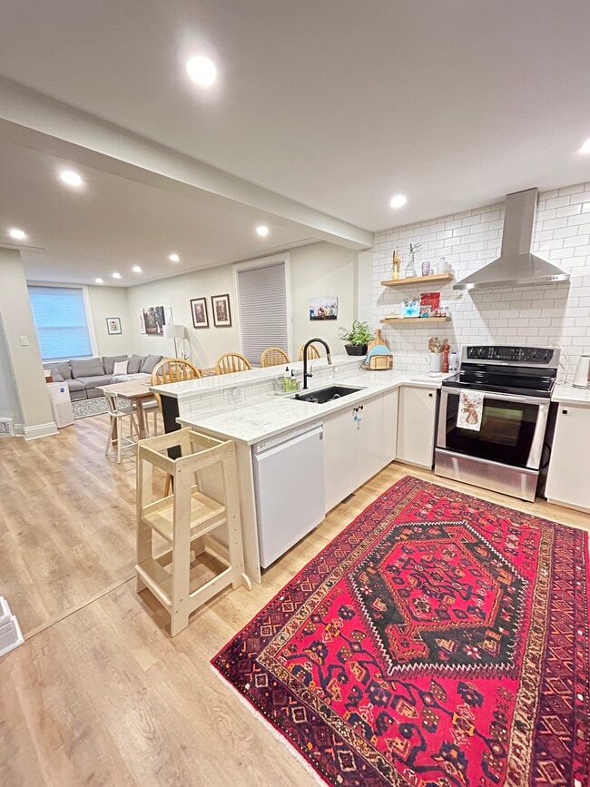 Building Photo - Beautiful 3-Bedroom Home with Bonus Garden Suite