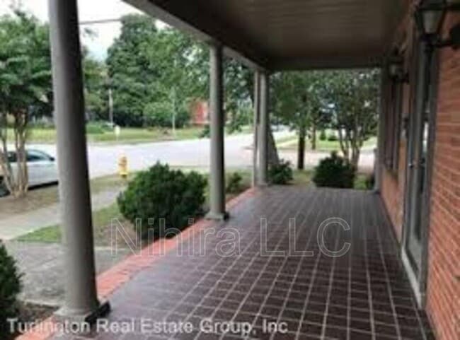 Photo - 310 W Broad St Unidad B