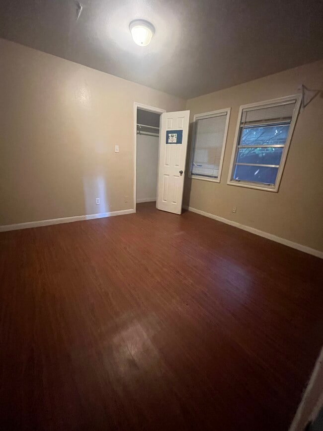 Photo - 8201 Bangle St