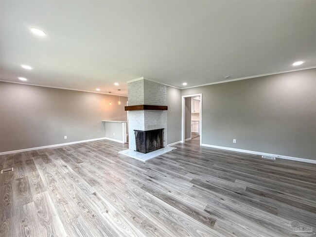 Photo - 1815 Hallmark Dr