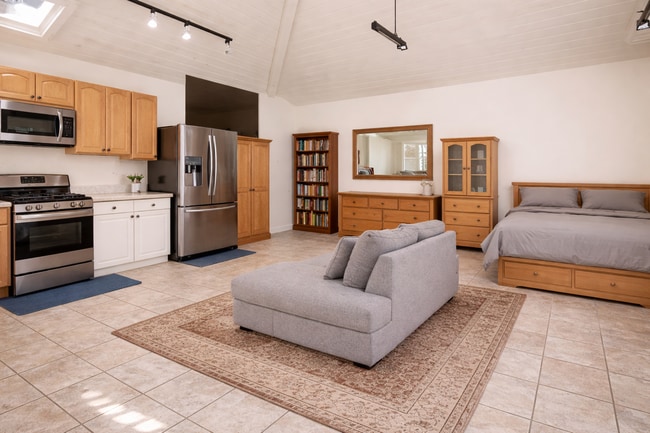 Building Photo - 4593 Hollister Ave Unit 4593 Hollister Ave  2