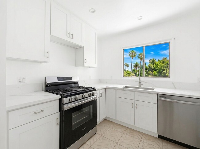 Photo - 337 Rexford Dr Unidad 3