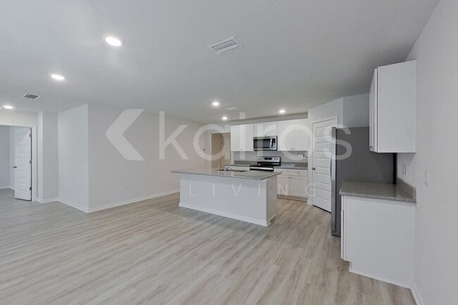 Photo - 113 Metalmark Dr