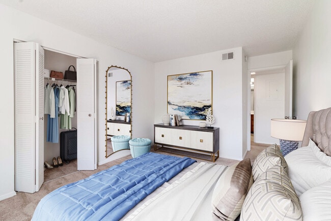 Photo - Tamarack on the Lake Apartments