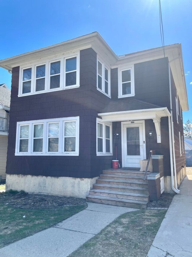 Building Photo - 116-118 Proudfit Street Unit 116