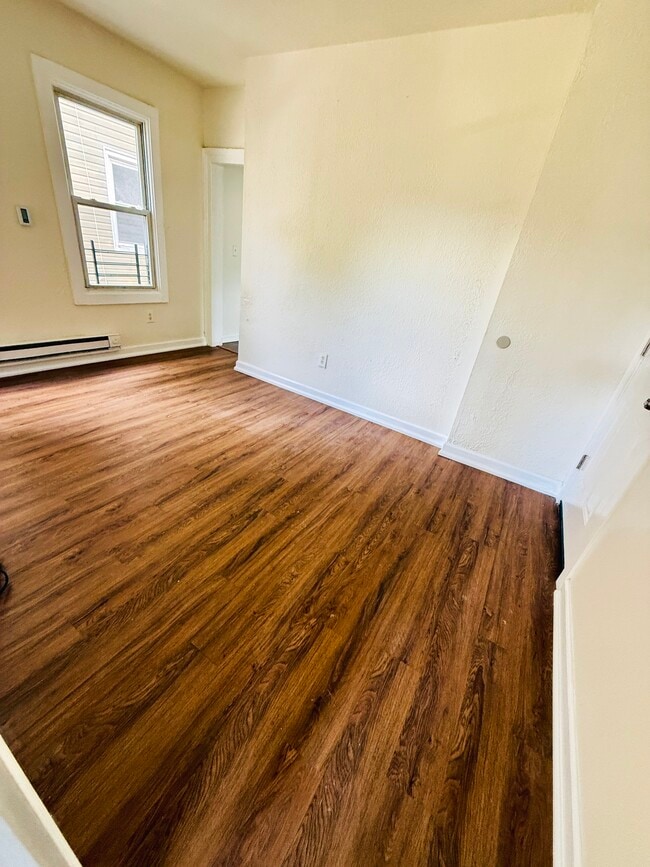 163 Central Pl Unit 2