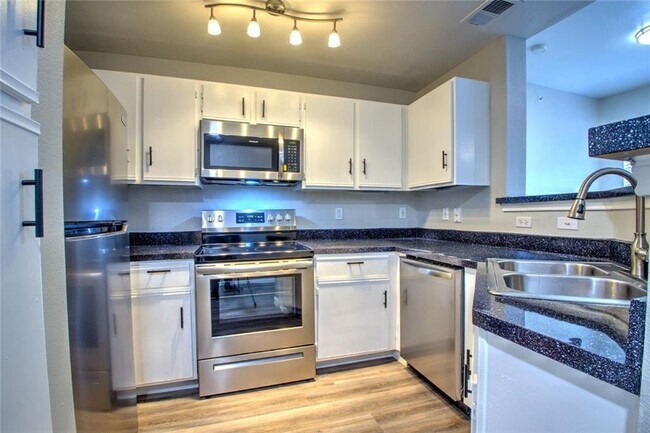 Photo - 2320 Gracy Farms Ln Condo Unit 1311