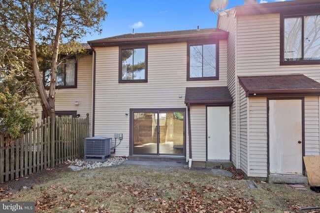 Photo - 562 Atwood Ct