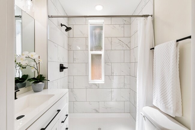 Photo - 227 N Walnut St