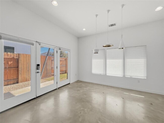 Photo - 5501 Link Ave