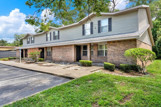 Photo - ***Cute 2 Bedroom Apartment in Orange City*** Unit 902-D