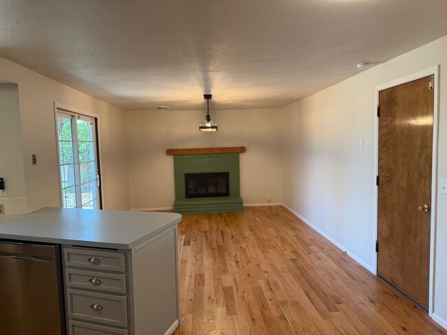 Photo - Updated 3-bedroom, 2-bathroom house in desirable Thurston neighborhood!