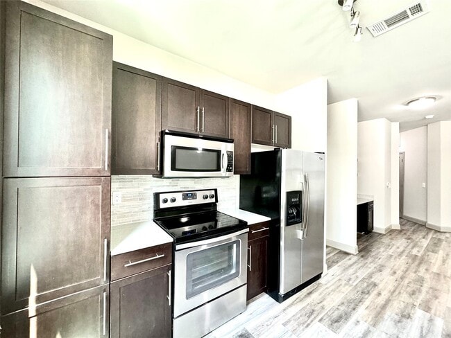 Building Photo - 3788 Richmond Ave. Unit 1233 Rental