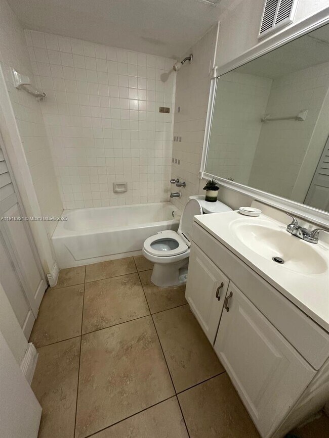 Photo - 17440 NW 67th Pl Unit B-5