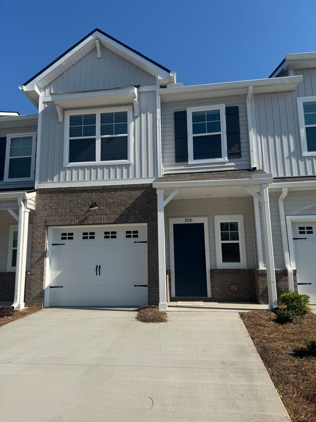 Photo - Brand New Luxury Living!