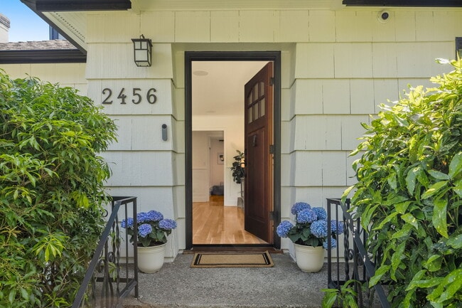 2456 3rd Ave W