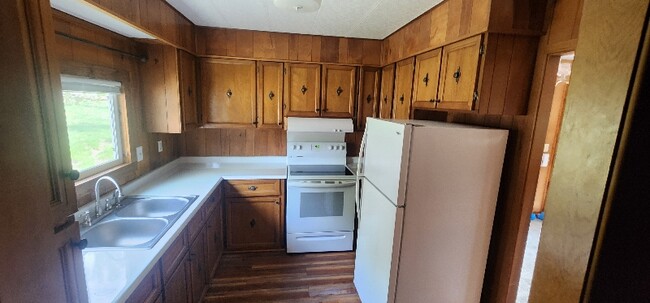 Photo - 6231 309rd