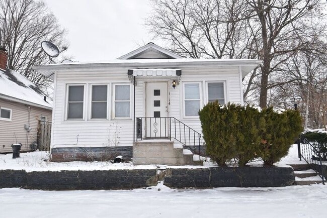 Building Photo - River Park Charming 3 bedroom Single Family Home