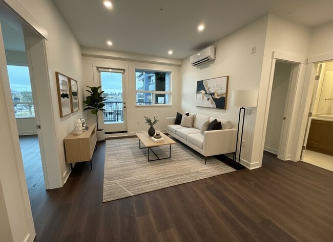 Photo - 5382-200 200 St