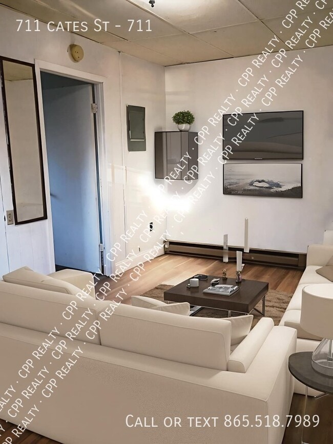 Building Photo - 711 Cates St Unit 711