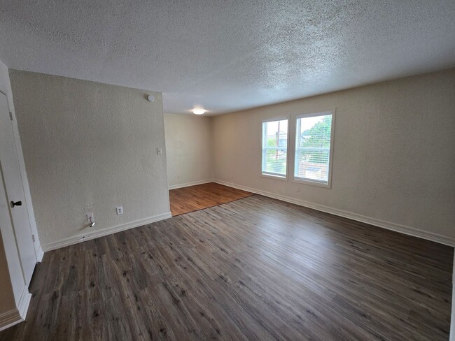 Photo - 4200 Boyett St Unit 1