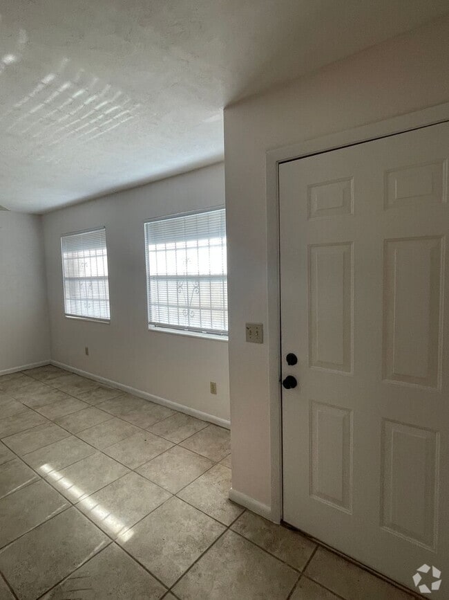 Building Photo - 1906 SW 69th Dr Rental