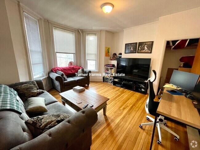 Building Photo - 38 Newton St Unit 1 Rental