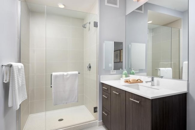 Photo - 125 N Dearborn St