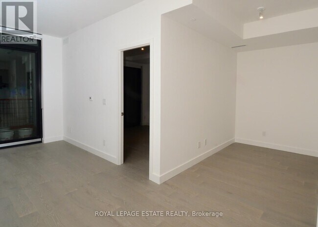 Photo - 160 Kingsway Crescent Unit 406