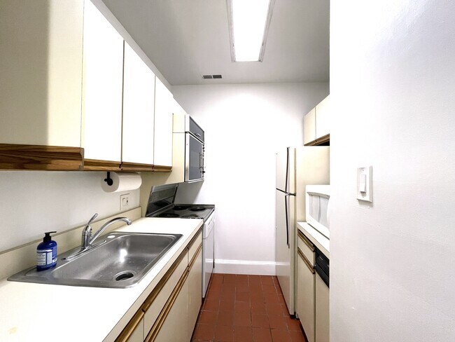 Photo - 2139 Newport Pl NW