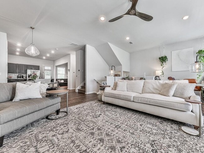 Photo - 499 Bishop Ln