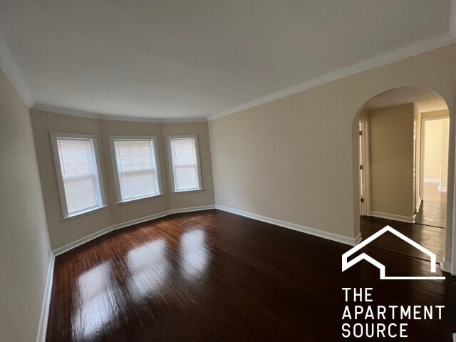 Building Photo - 2440 N Hamlin Ave Unit 2