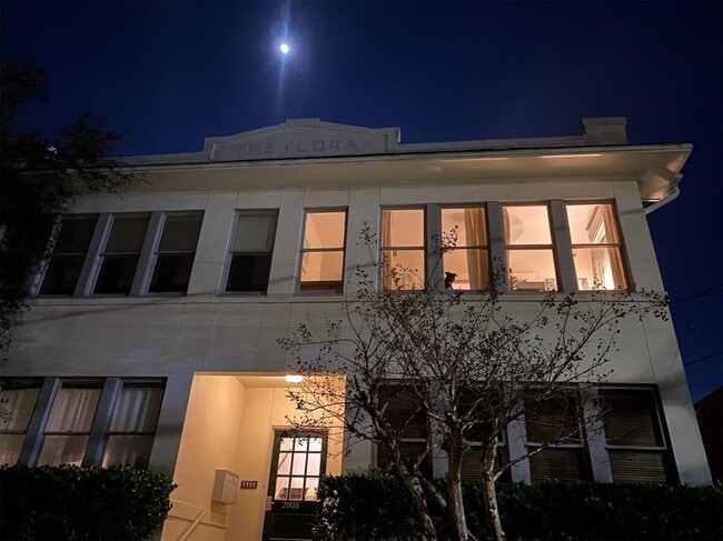 Photo - 2905 Albany St Unit 2