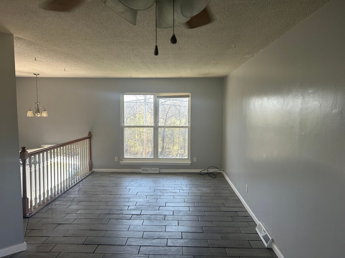 Photo - 505 W Mauller Rd Unit A