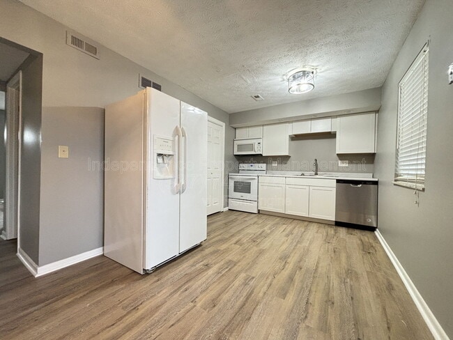 Photo - 1173 Navaho Dr